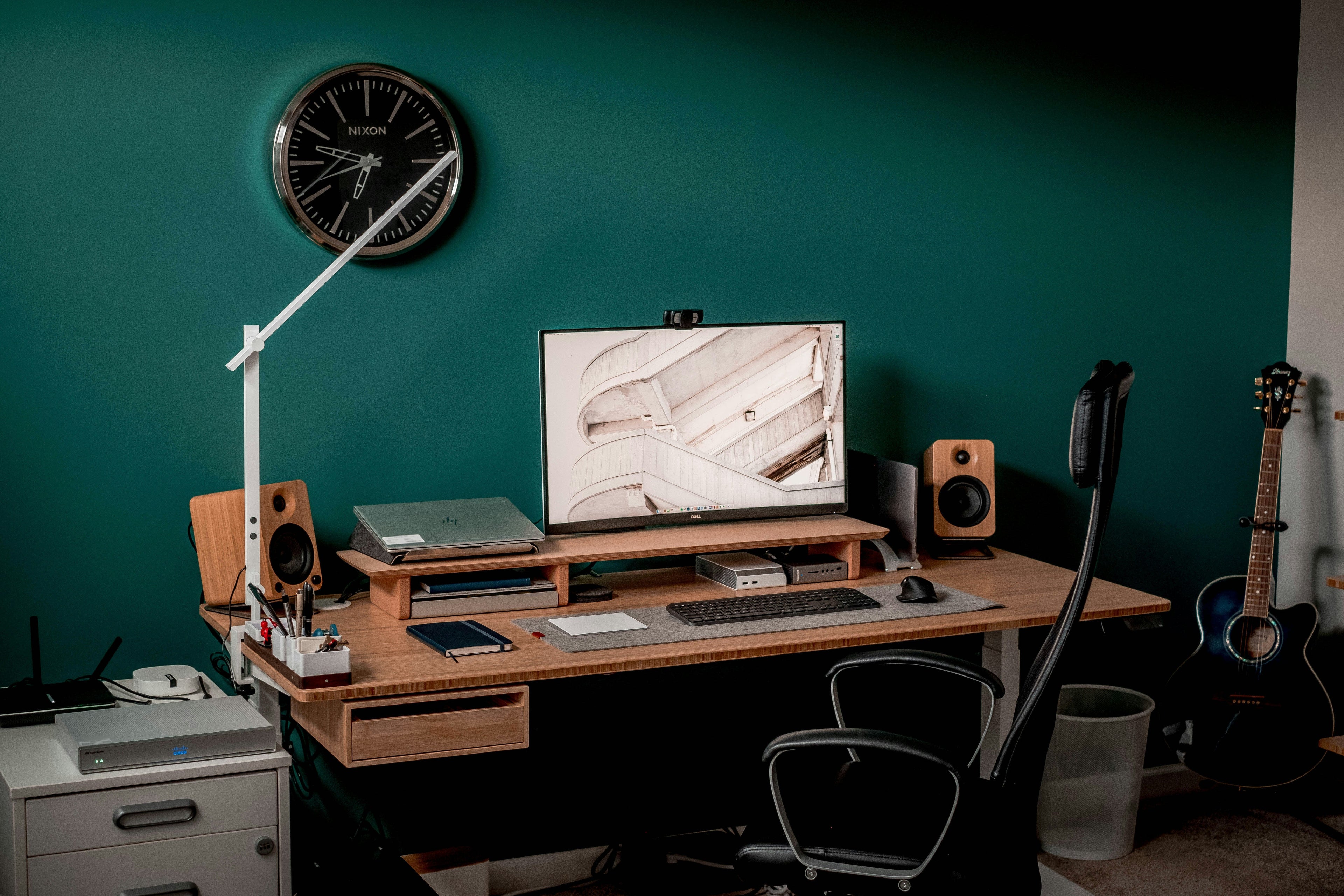 Pourquoi un bon éclairage de bureau change tout (et comment le choisir)